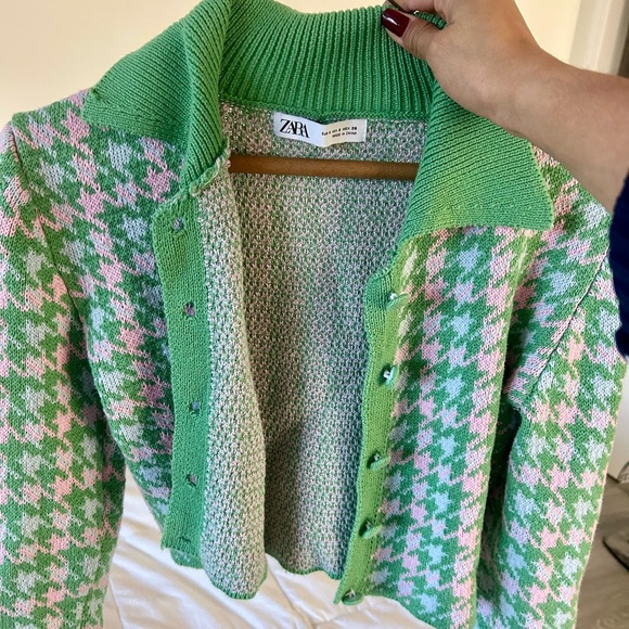 Stylish Green Houndstooth Skirt and cardigan set - Picture 6 of 6